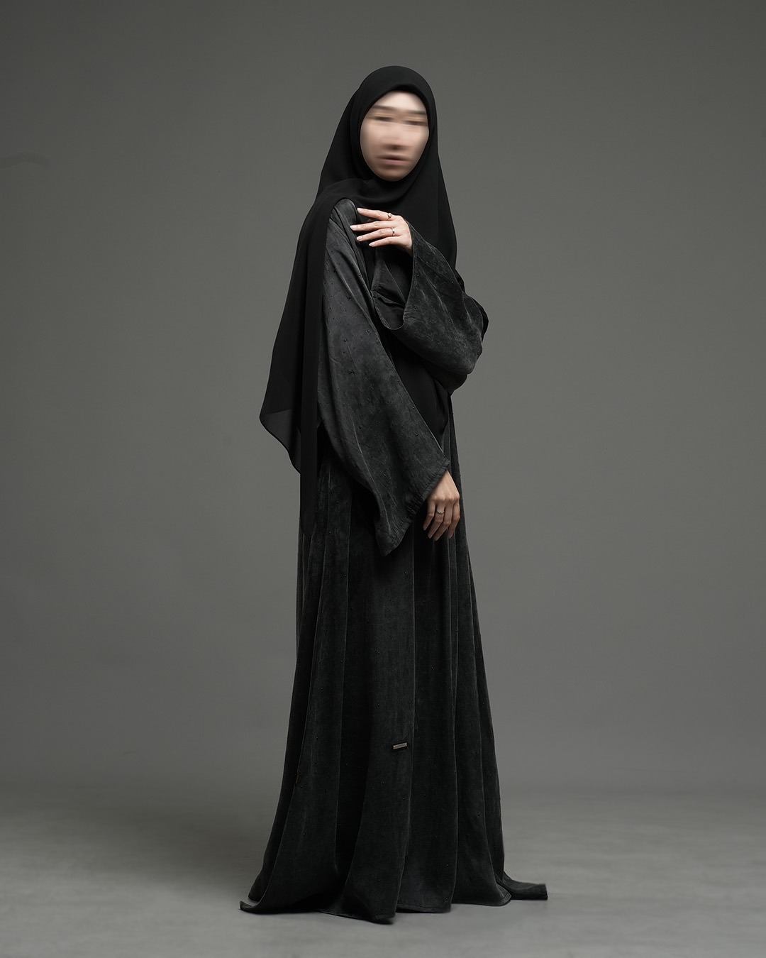 La Lustre Frosty Black Pearl Abaya