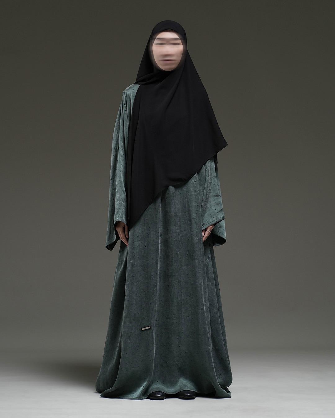 La Lustre Frosty Black Pearl Abaya