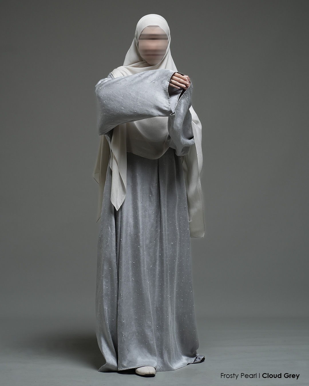 La lustre Frosty Pearl Abaya
