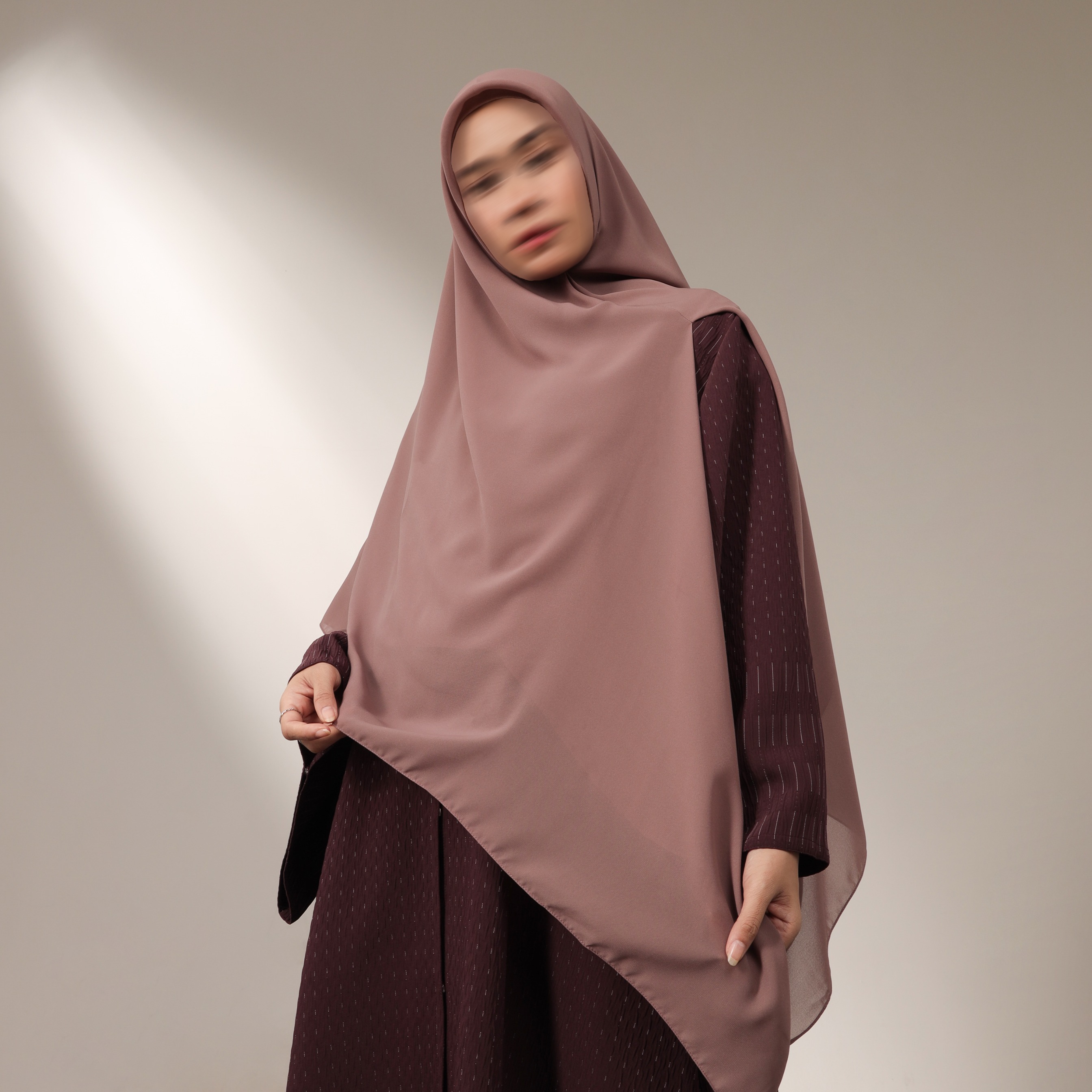 Nehhat Rafah Slip On