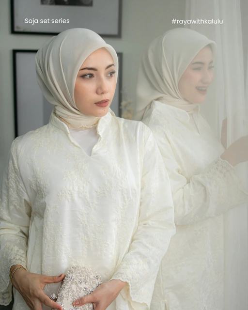 Image of Soja Set Pants