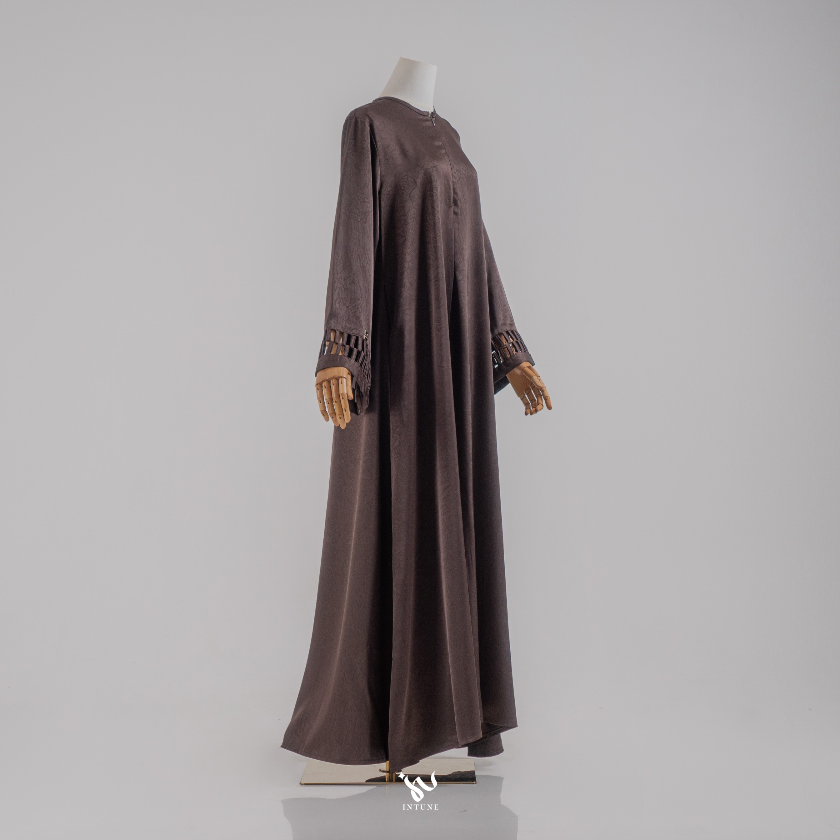 Intune Hijab Nafisha Gamis Golden Crush Abaya Umroh Haji Simple Elegan Dan Nyaman