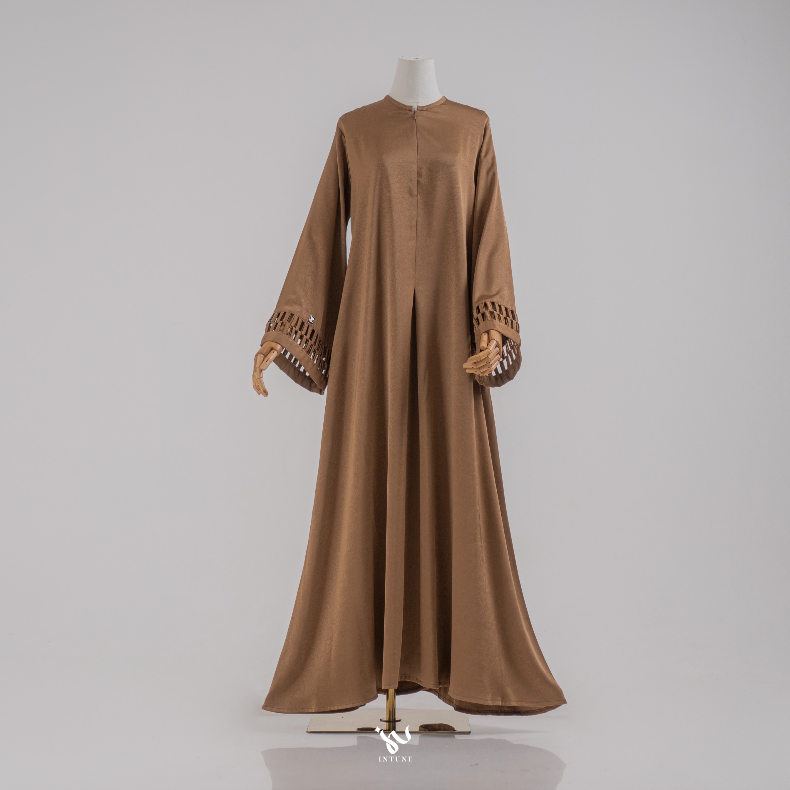 Intune Hijab Nafisha Gamis Golden Crush Abaya Umroh Haji Simple Elegan Dan Nyaman