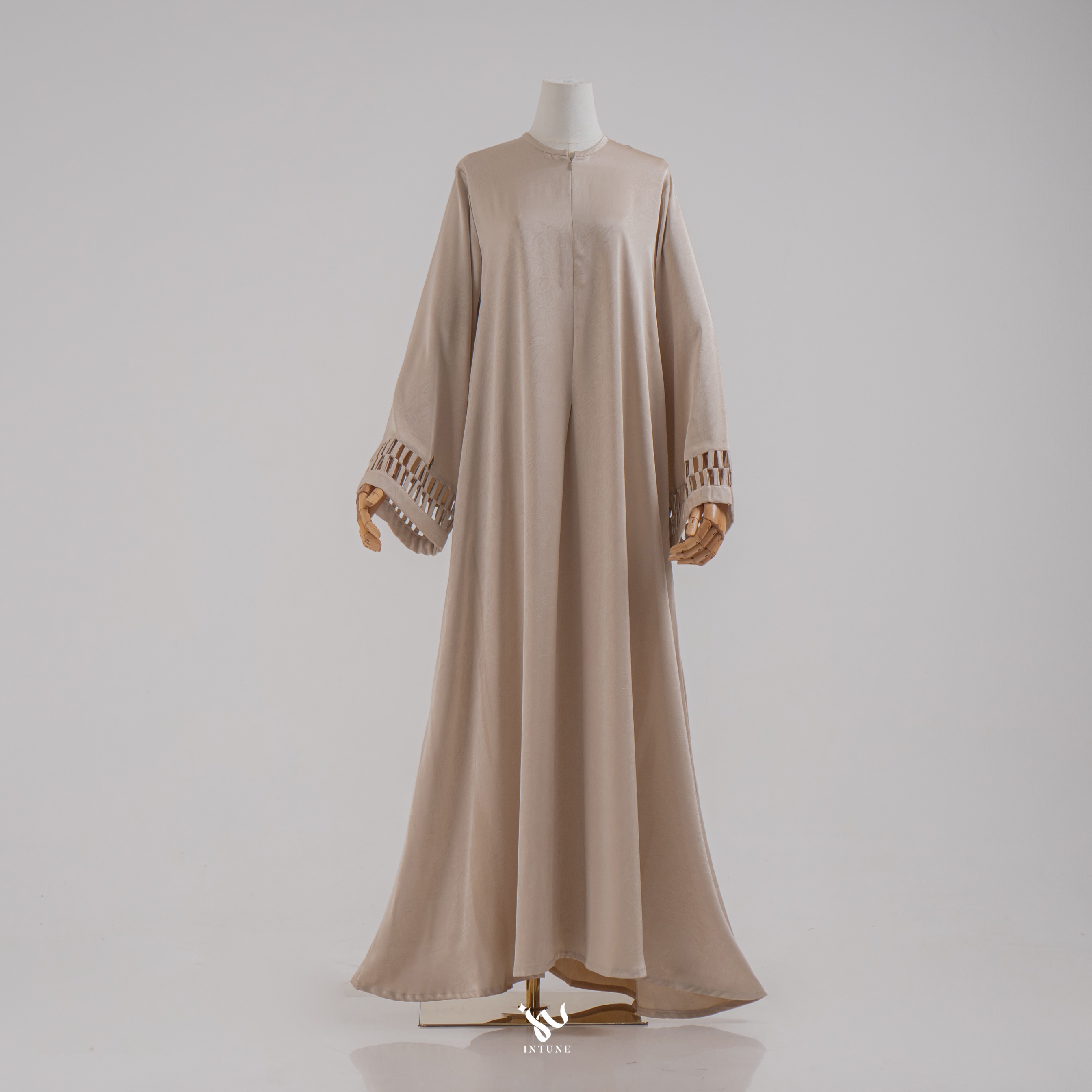Intune Hijab Nafisha Gamis Golden Crush Abaya Umroh Haji Simple Elegan Dan Nyaman