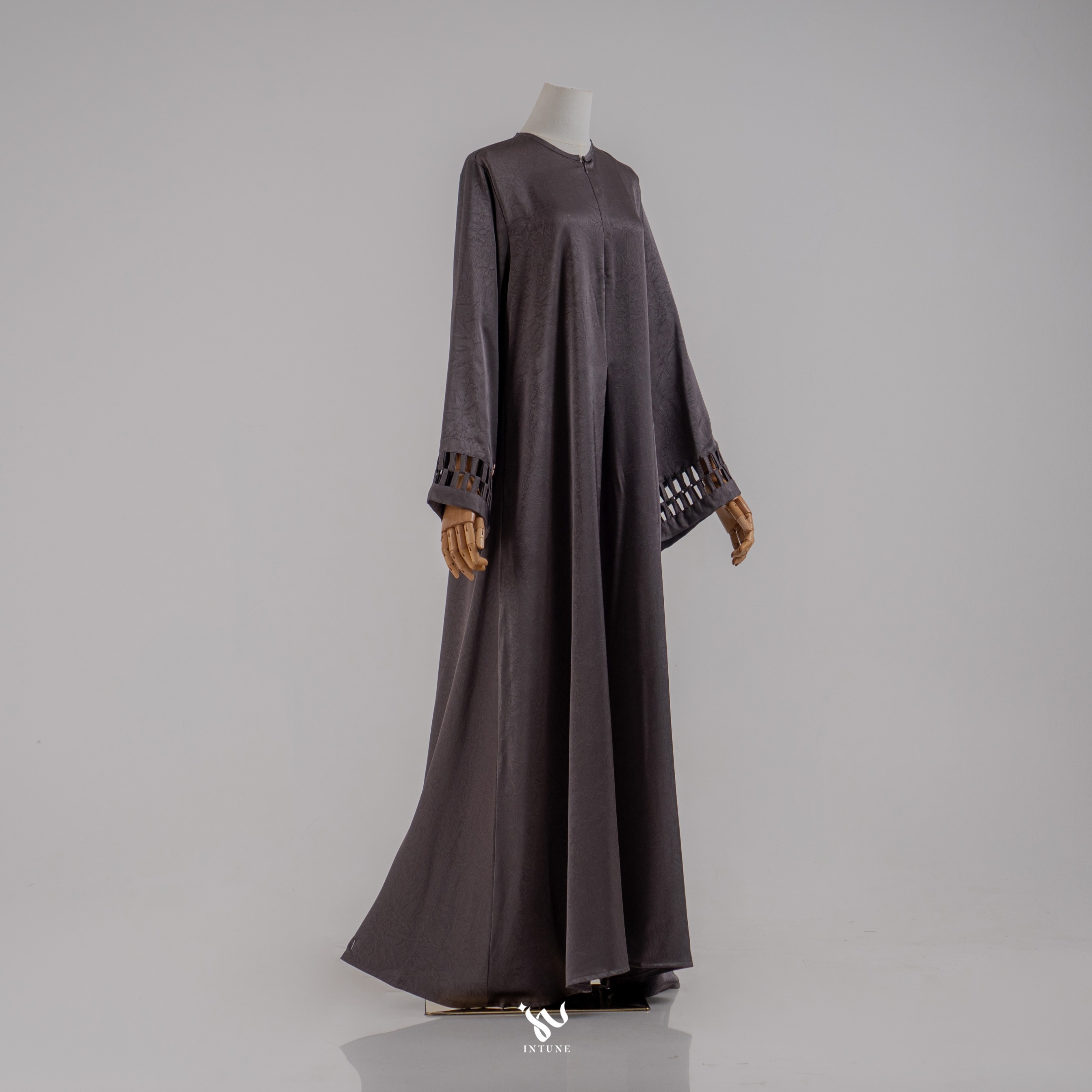 Intune Hijab Nafisha Gamis Golden Crush Abaya Umroh Haji Simple Elegan Dan Nyaman