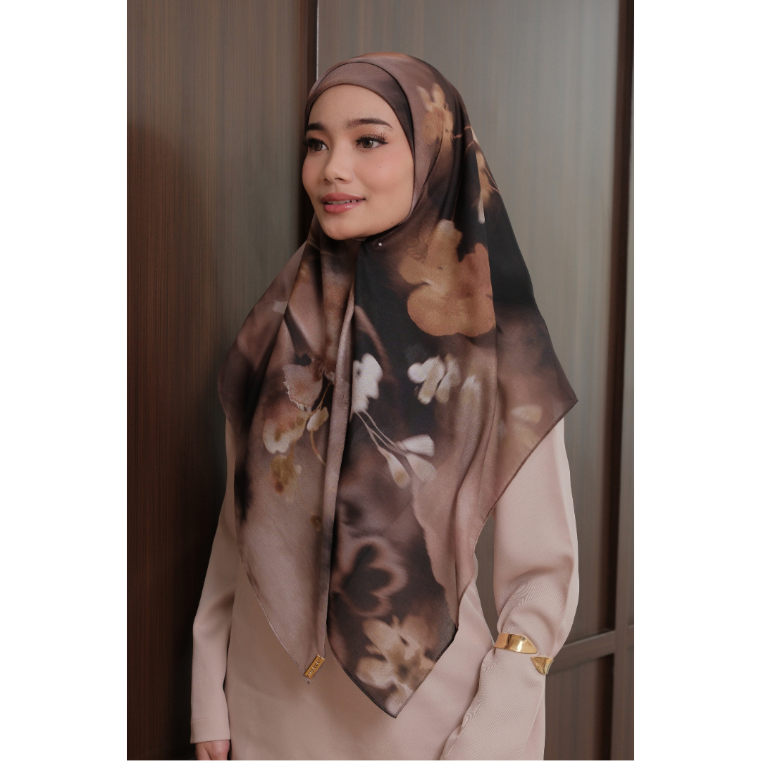 NHS.LOOKS - Signature Scarf