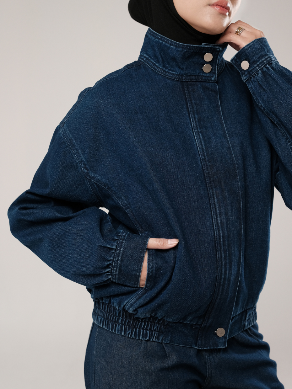 NHS.LOOKS - Cropped Denim Jacket