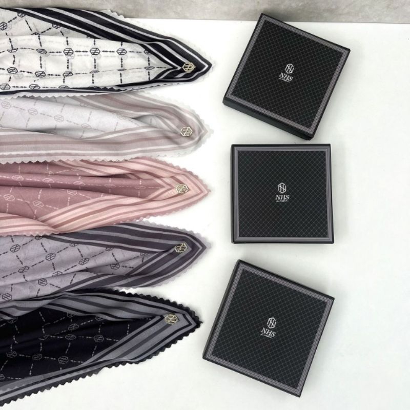 NHS.LOOKS - Monogram Scarf