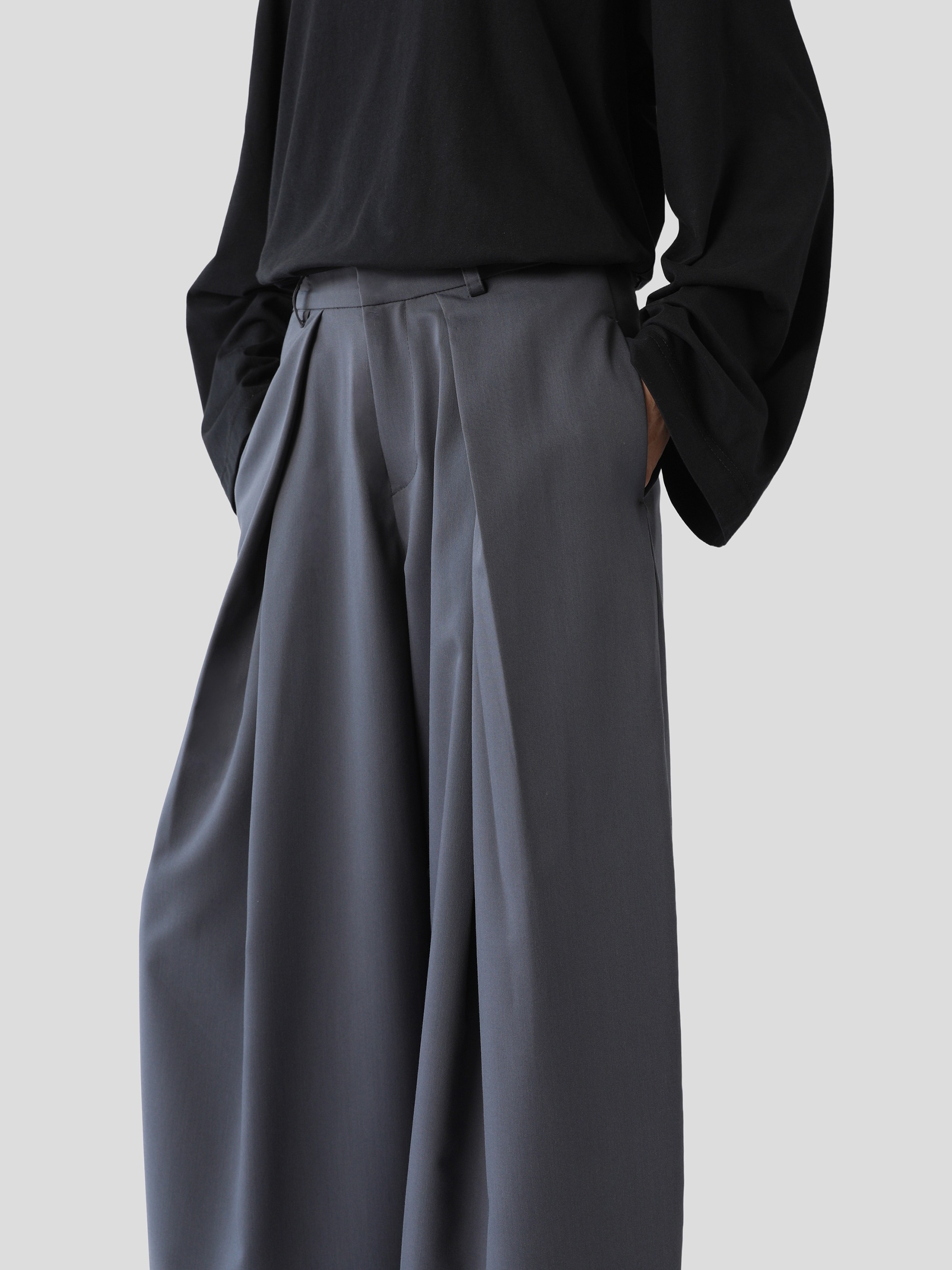 Sabamodest Pleated Barrel Trousers