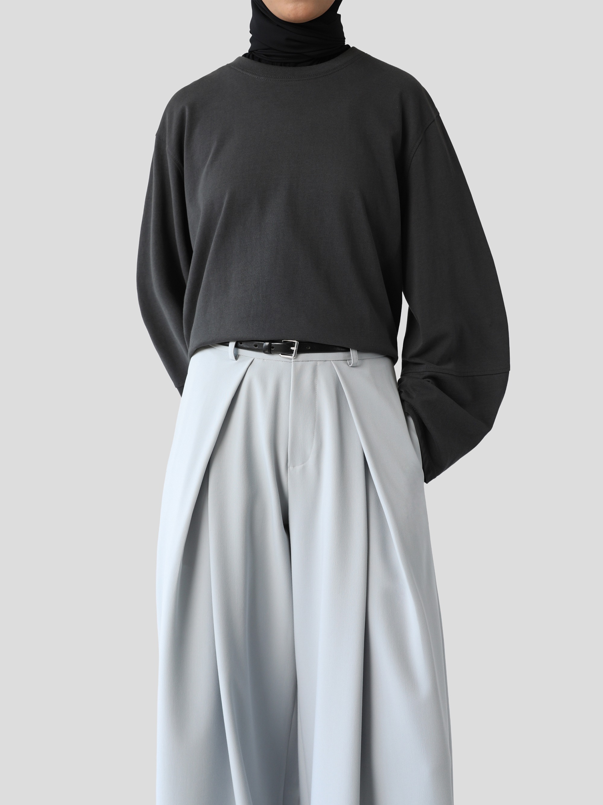 Sabamodest Pleated Barrel Trousers