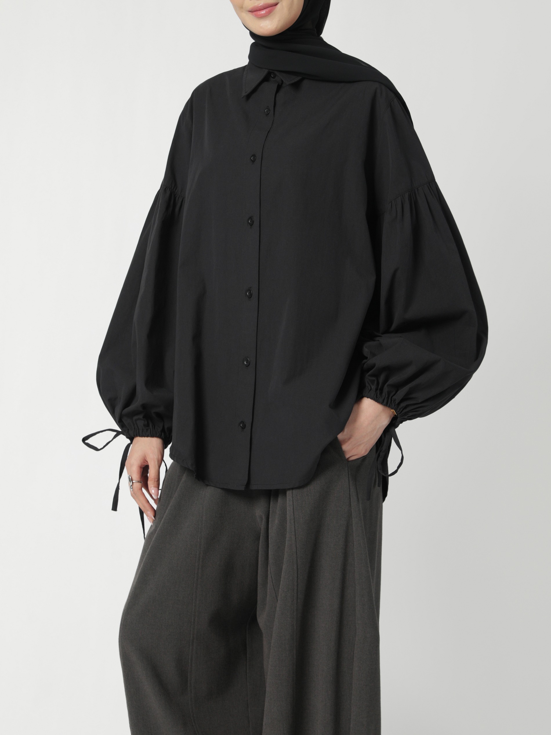 Sabamodest Puffy Tie Shirt