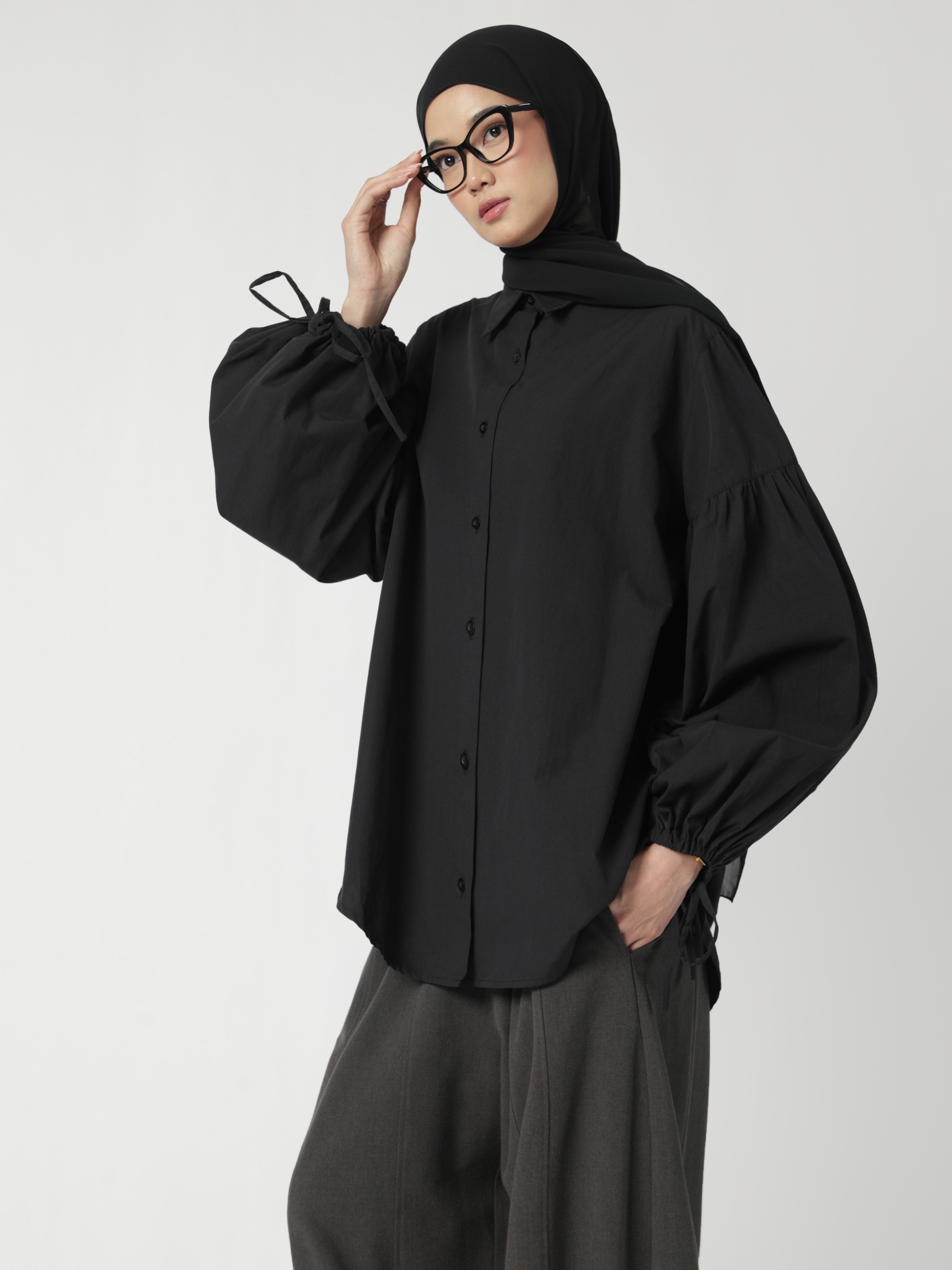 Sabamodest Puffy Tie Shirt