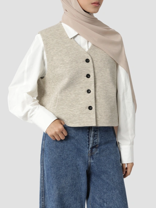 Image of Sabamodest Fluffy Crop Vest