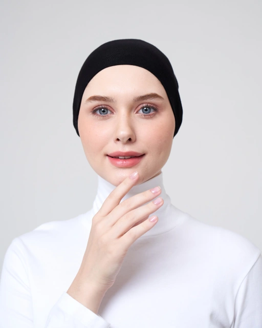 Image of Sara Inner - Underscarf obsidian black