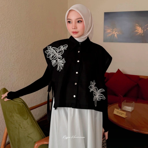 Image of EMMY VEST 
