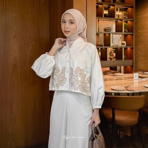 Image of KALINA KEMEJA BORDIR KERAH ALA KEBAYA