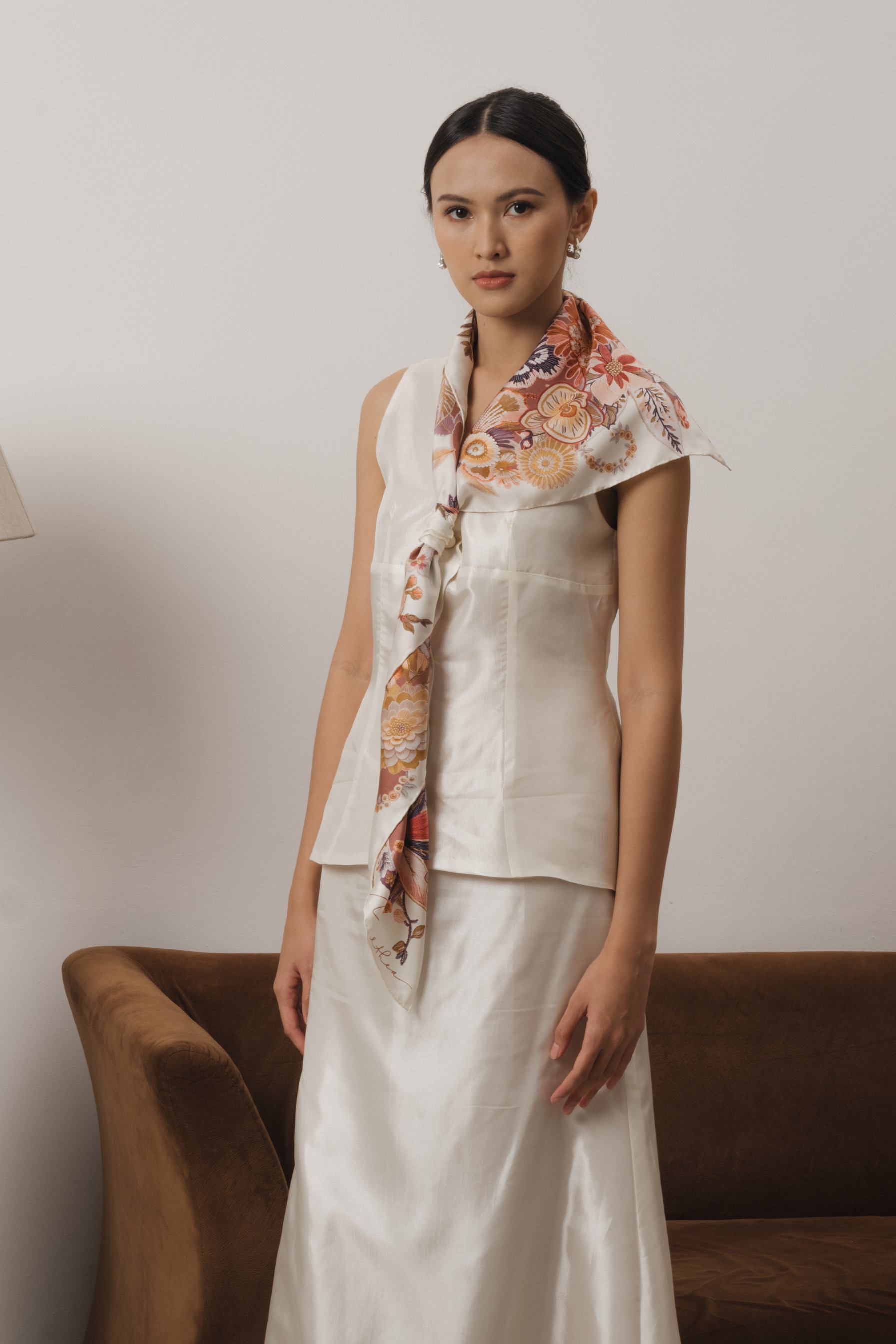 FULL BLOOM CREAMWOOD