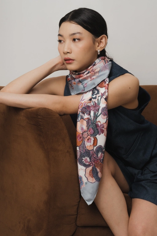 Image of FULL BLOOM  PEBBLE