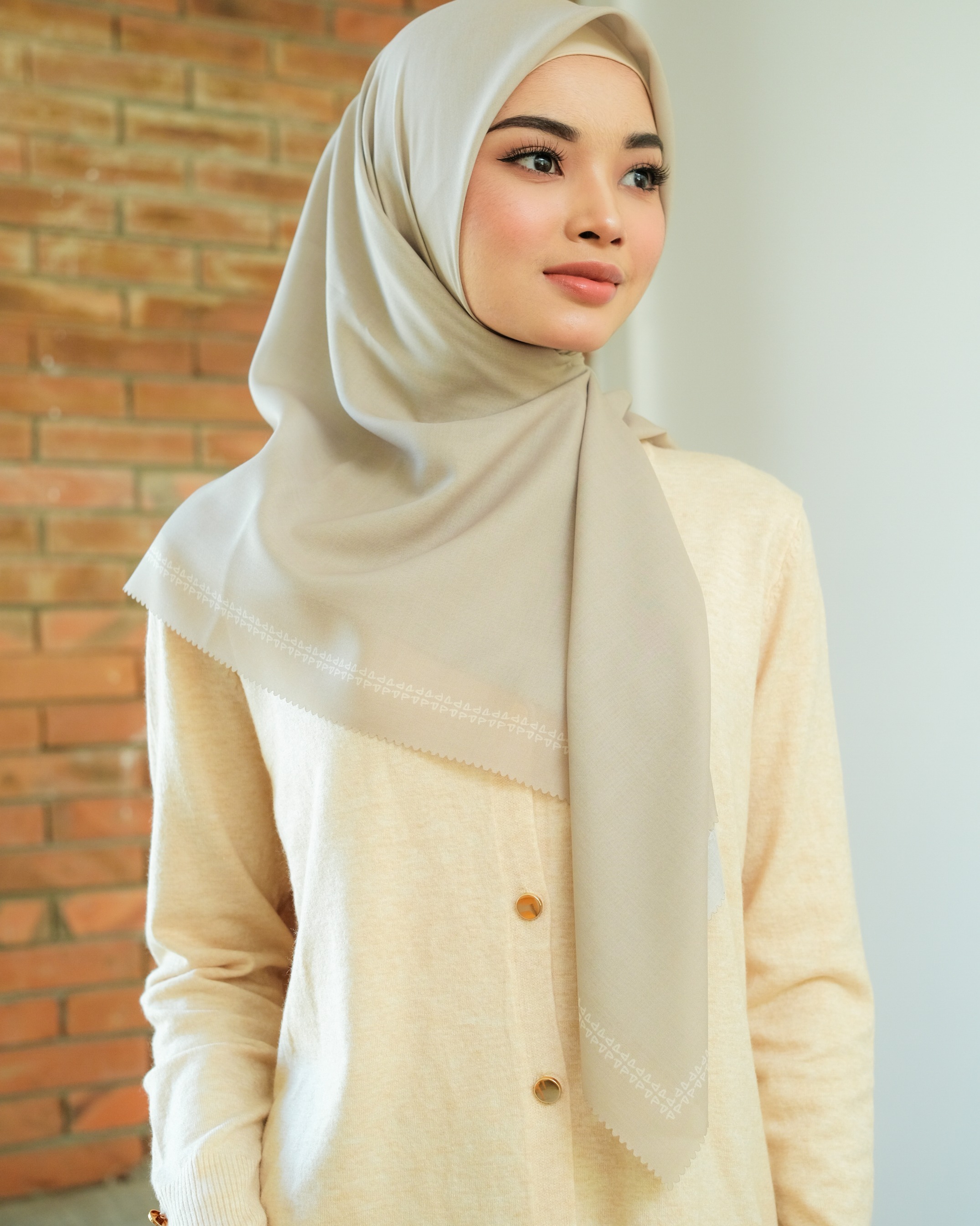 The Signature List Khaki
