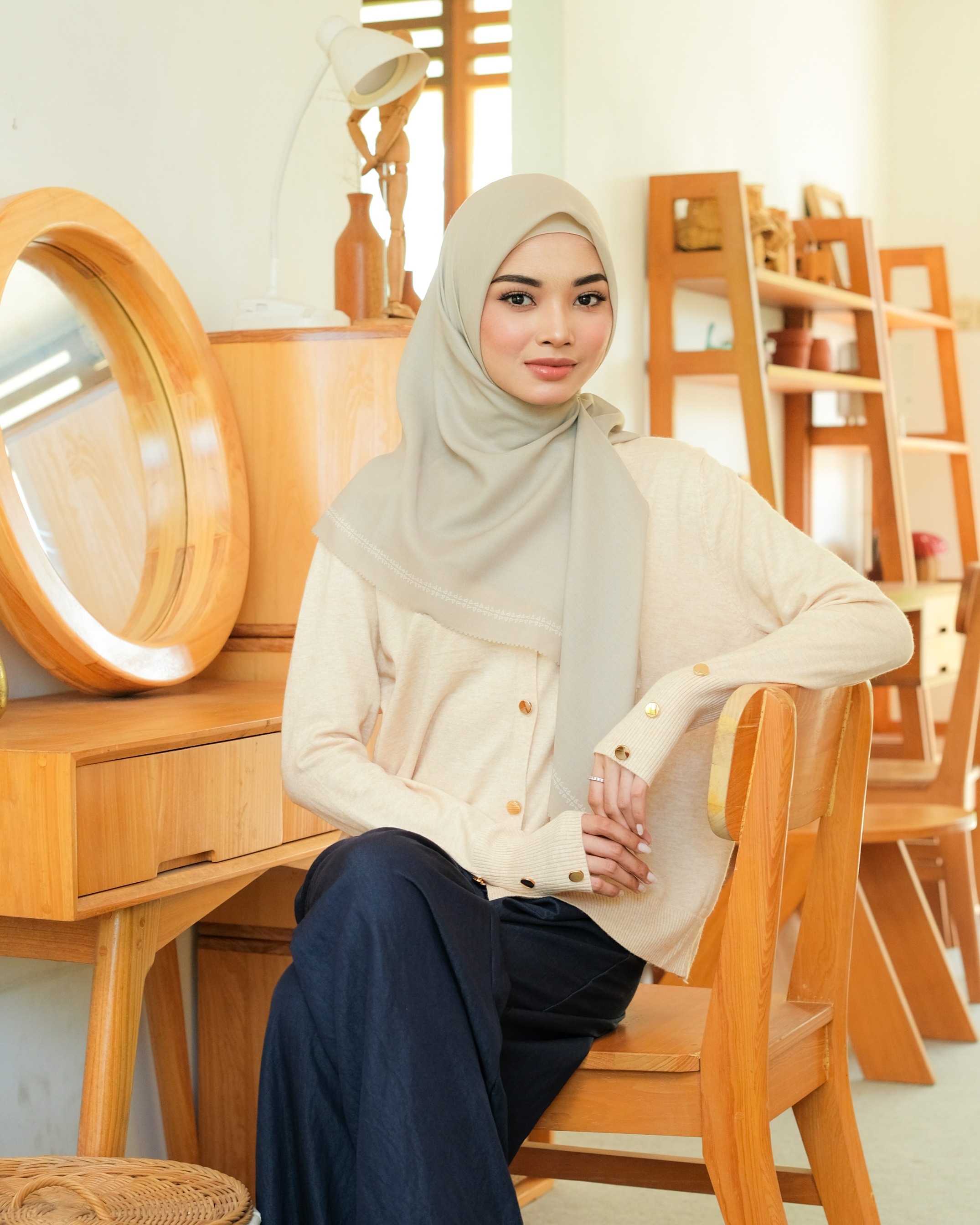 The Signature List Khaki