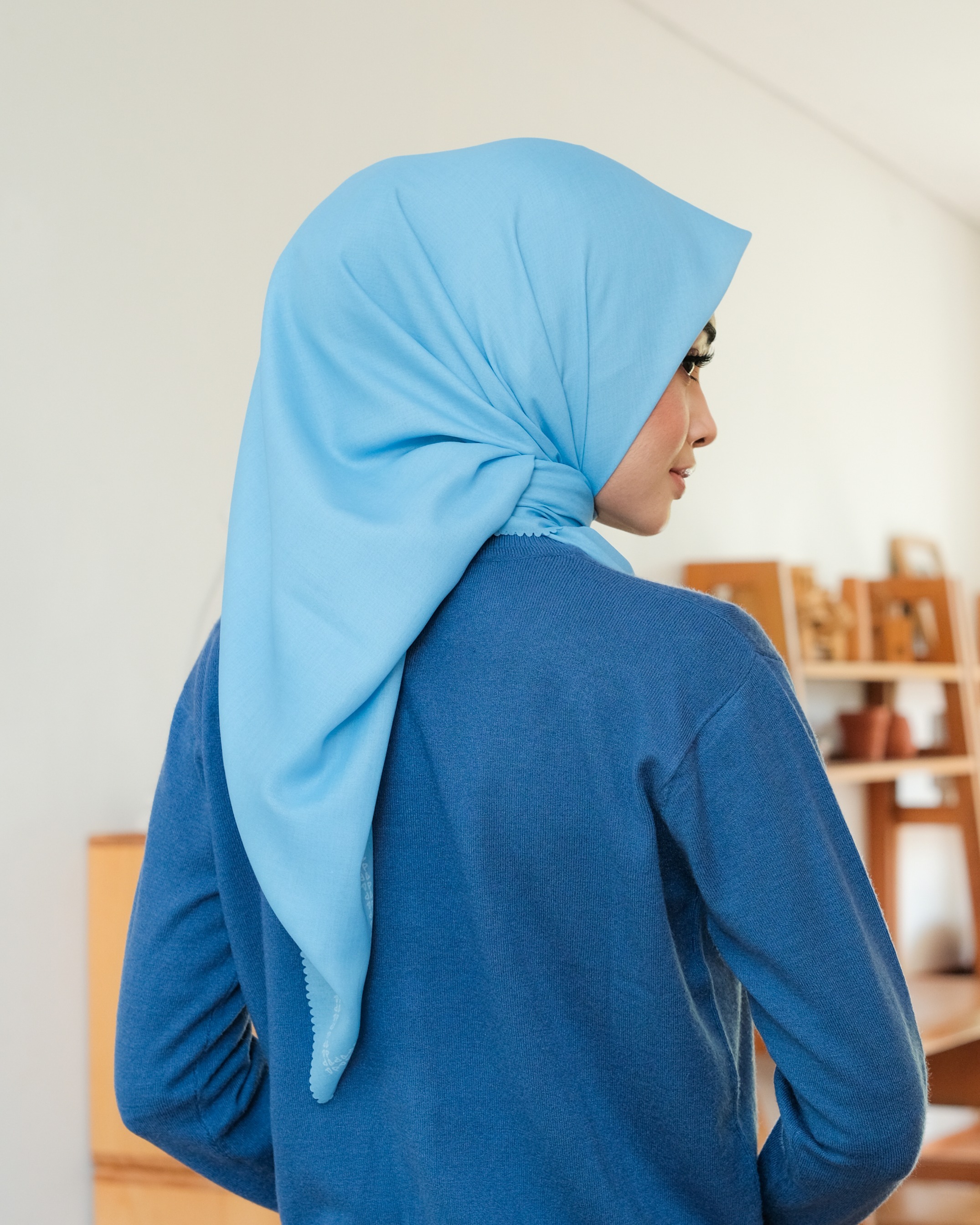 The Signature List Biru Muda