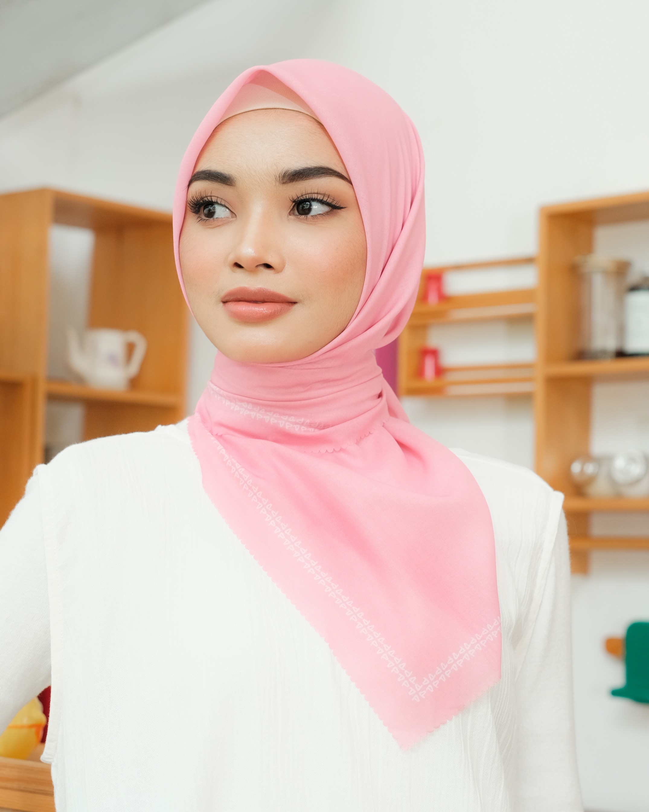 The Signature List Merah Muda