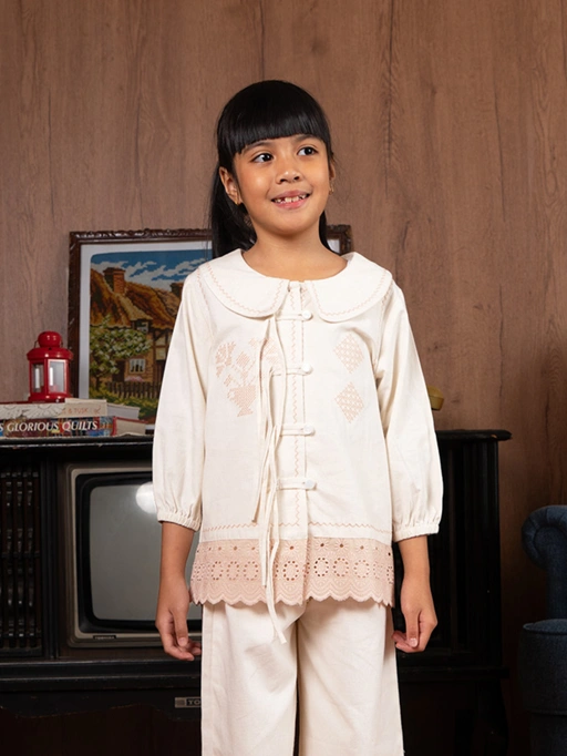 Image of SABINE AND HEEM - CELESTE Embroidery Cheongsam Blouse - Linen - Kids- Kemeja Cheongsam Anak