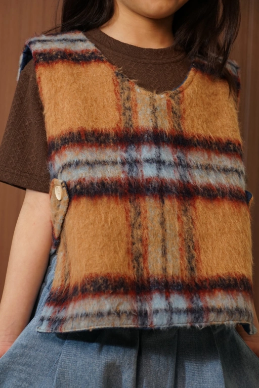 Image of SABINE AND HEEM - PUUA Fur Vest – Multi – Kids’ Vest