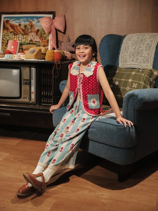 Image of SABINE AND HEEM - NA WILLA - COTTON Knitted Collar Vest - Polkadot - Rompi Rajut Anak Perempuan