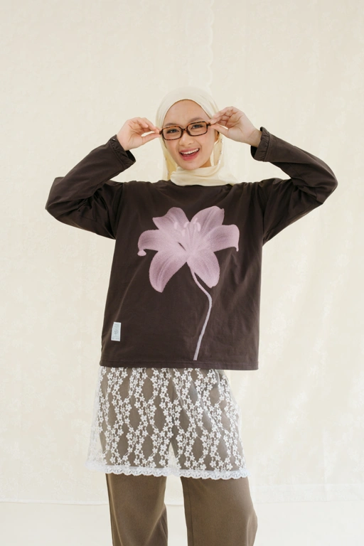 Image of TOME AME - REN LONGSLEEVE - KAOS LENGAN PANJANG MOTIF BUNGA