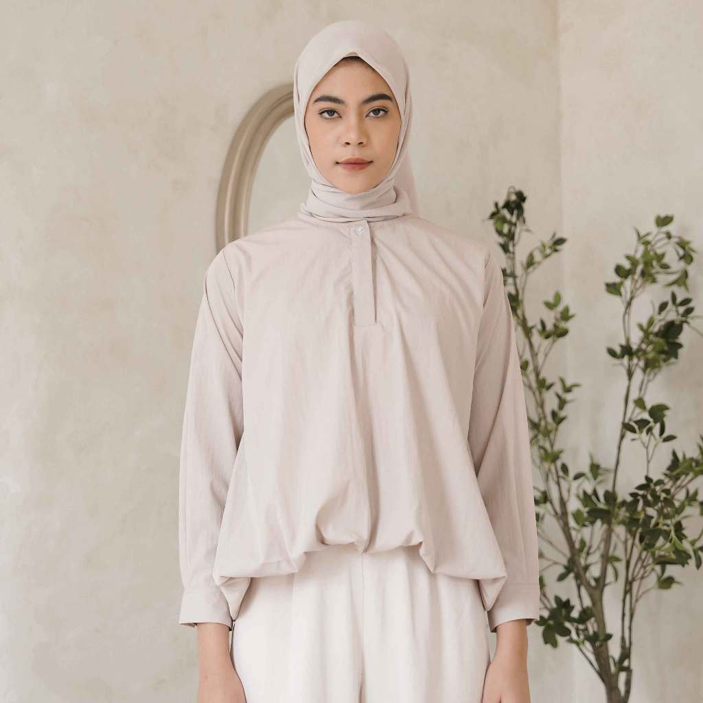 Ferisha Blouse Balloon Silhouette