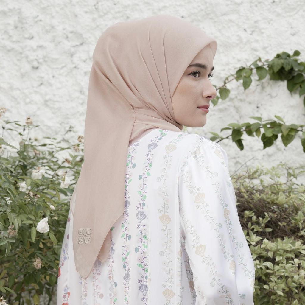 Paris Jepang Hijab Premium Segiempat Polos