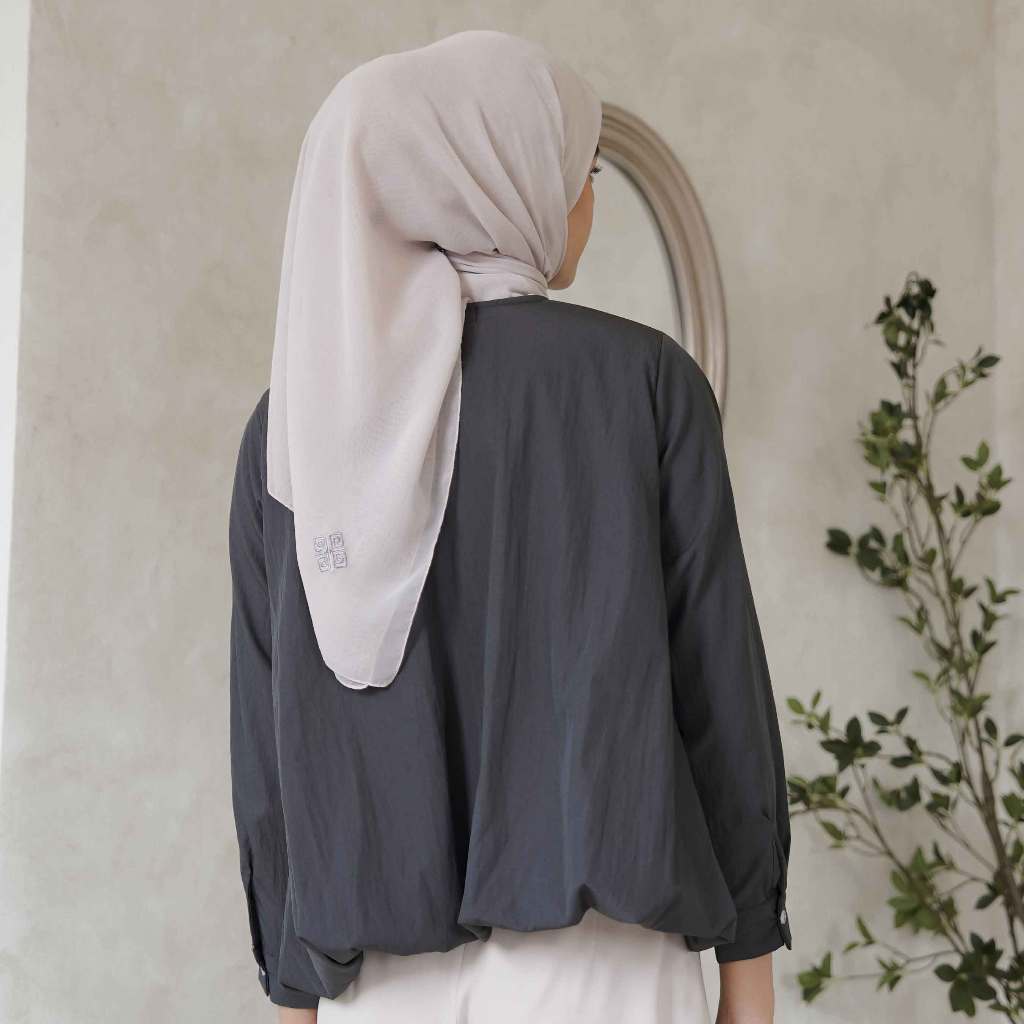 Ferisha Blouse Balloon Silhouette