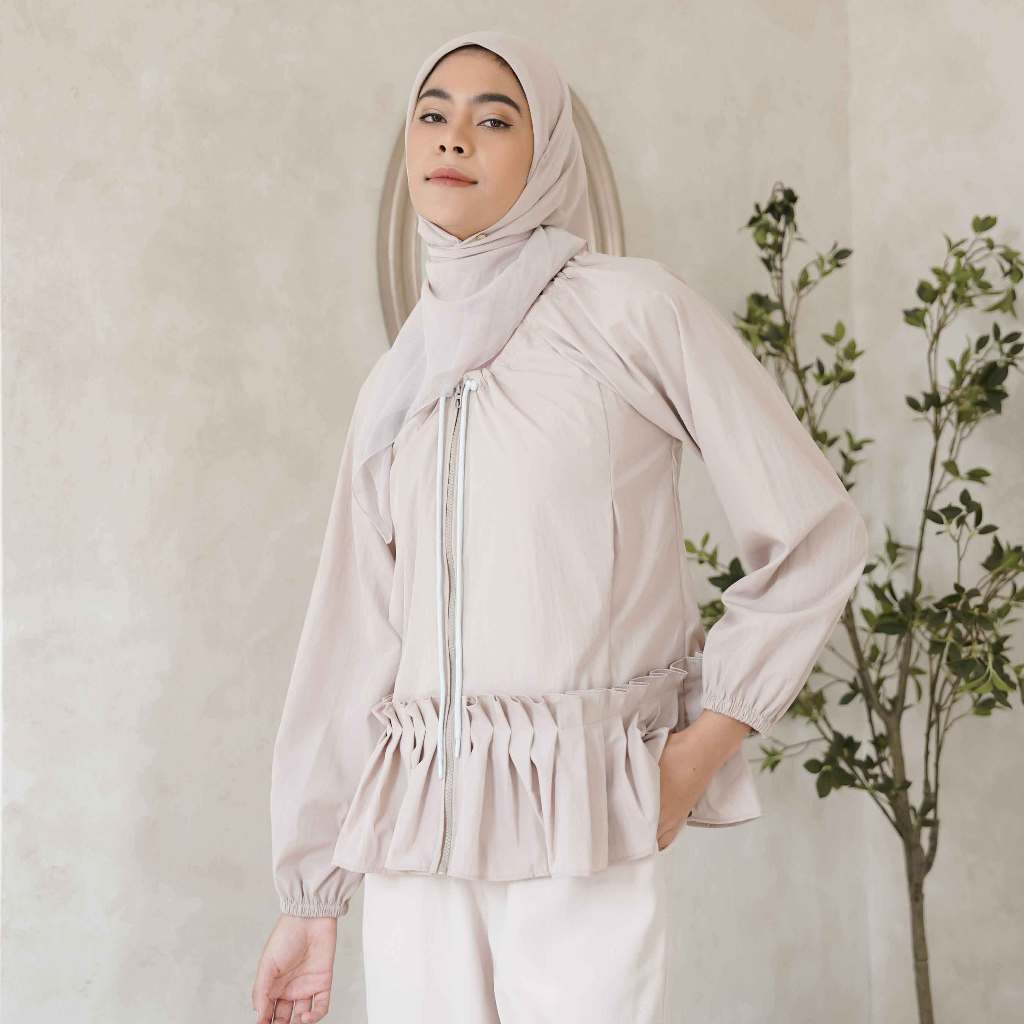 Rua Outer Zipper