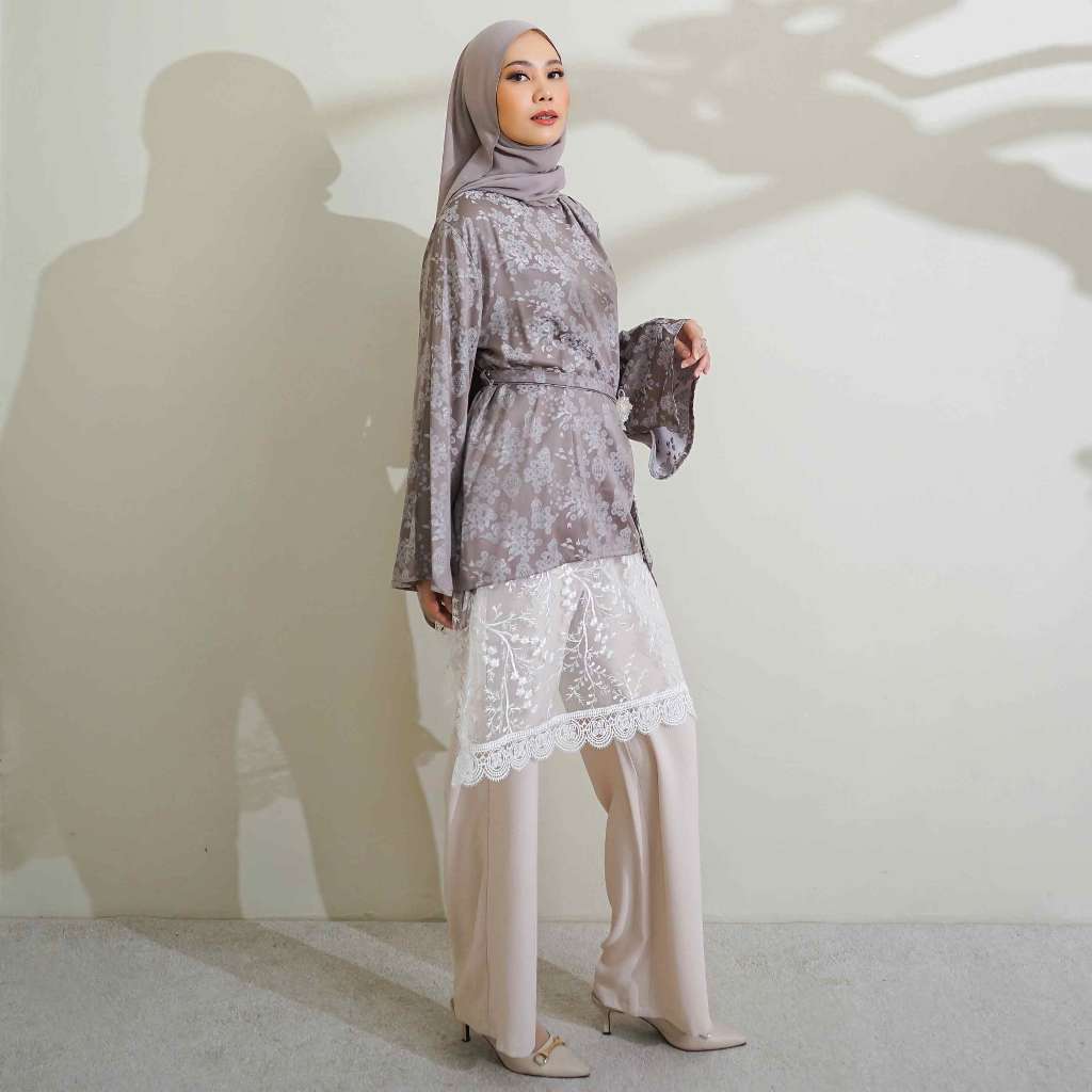 Alira Blouse