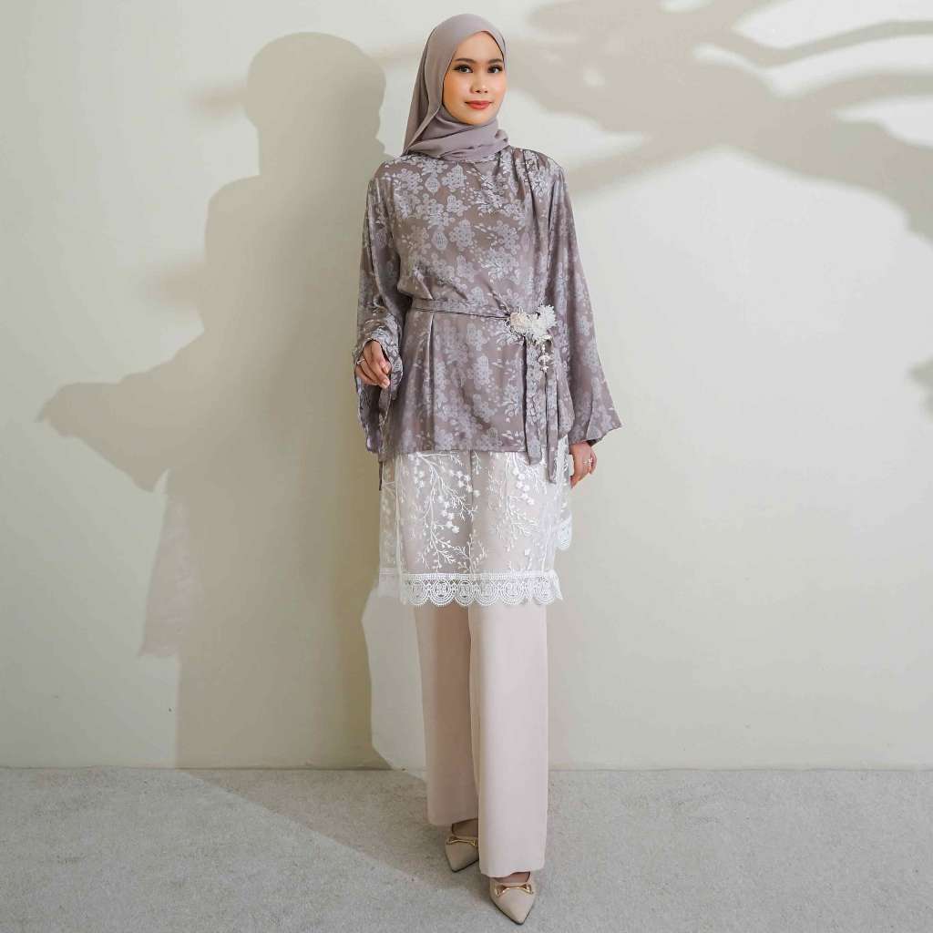 Alira Blouse