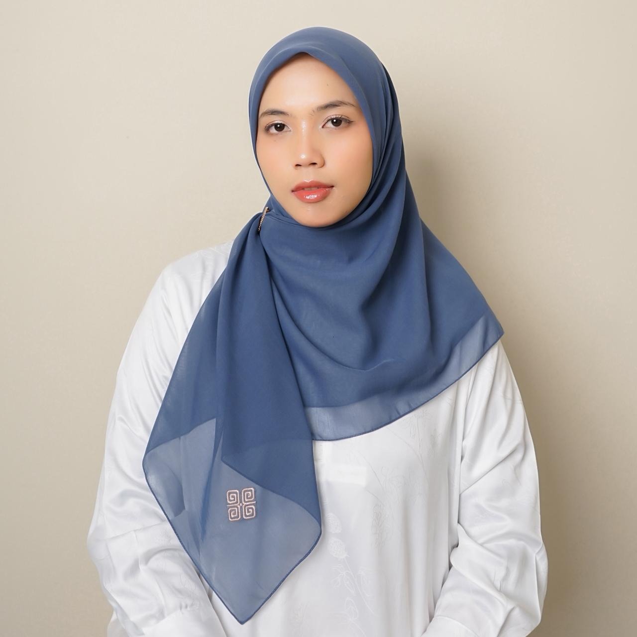 Paris Jepang Sakura Hijab Segiempat Polos