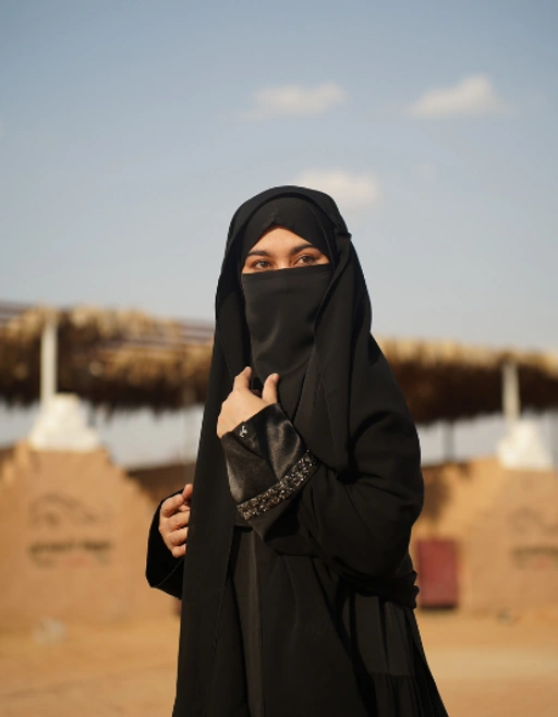 Image of GHANIA ABAYA [BRSYARI X WARDAH MAULINA]