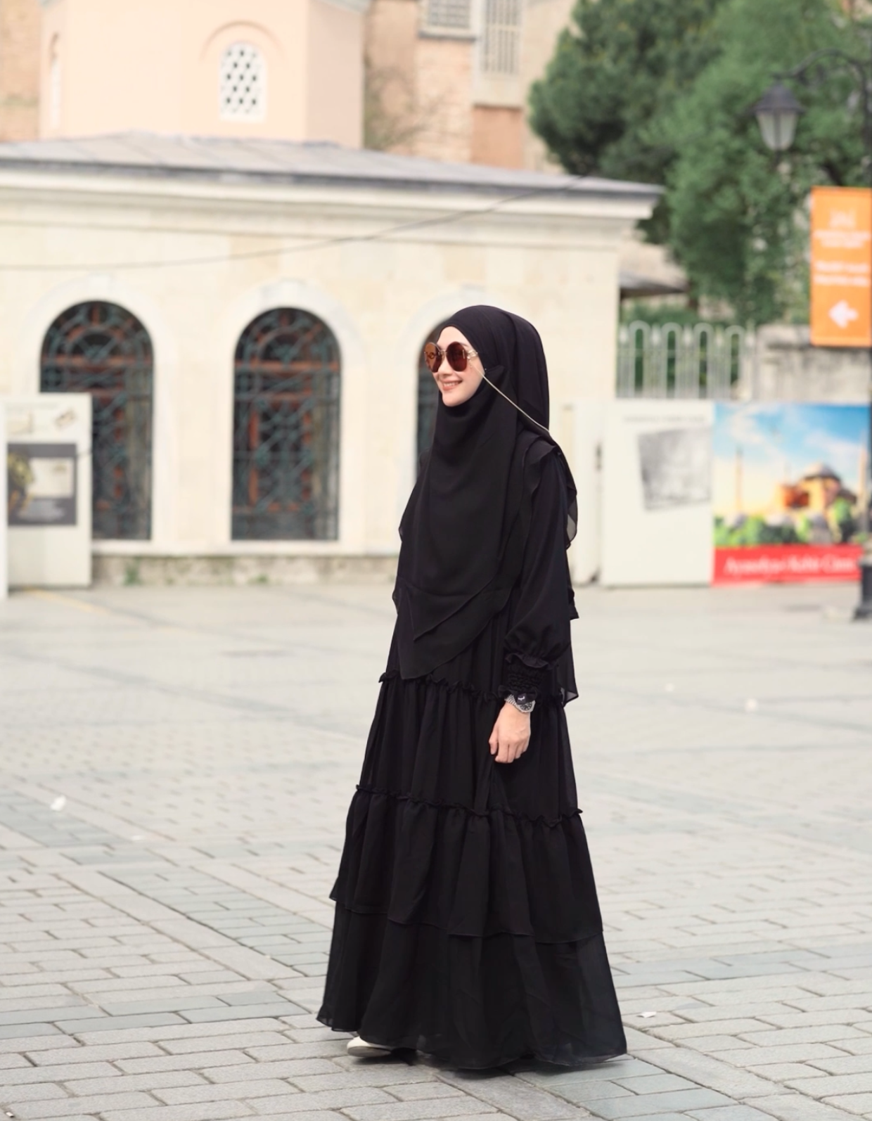 LAMIRA DRESS