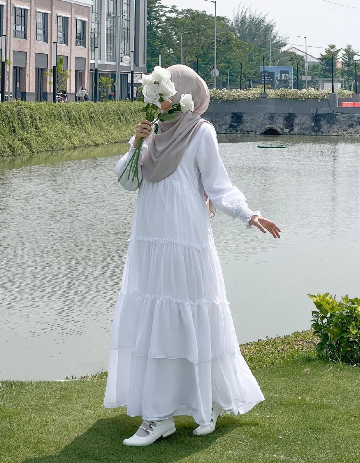 LAMIRA DRESS
