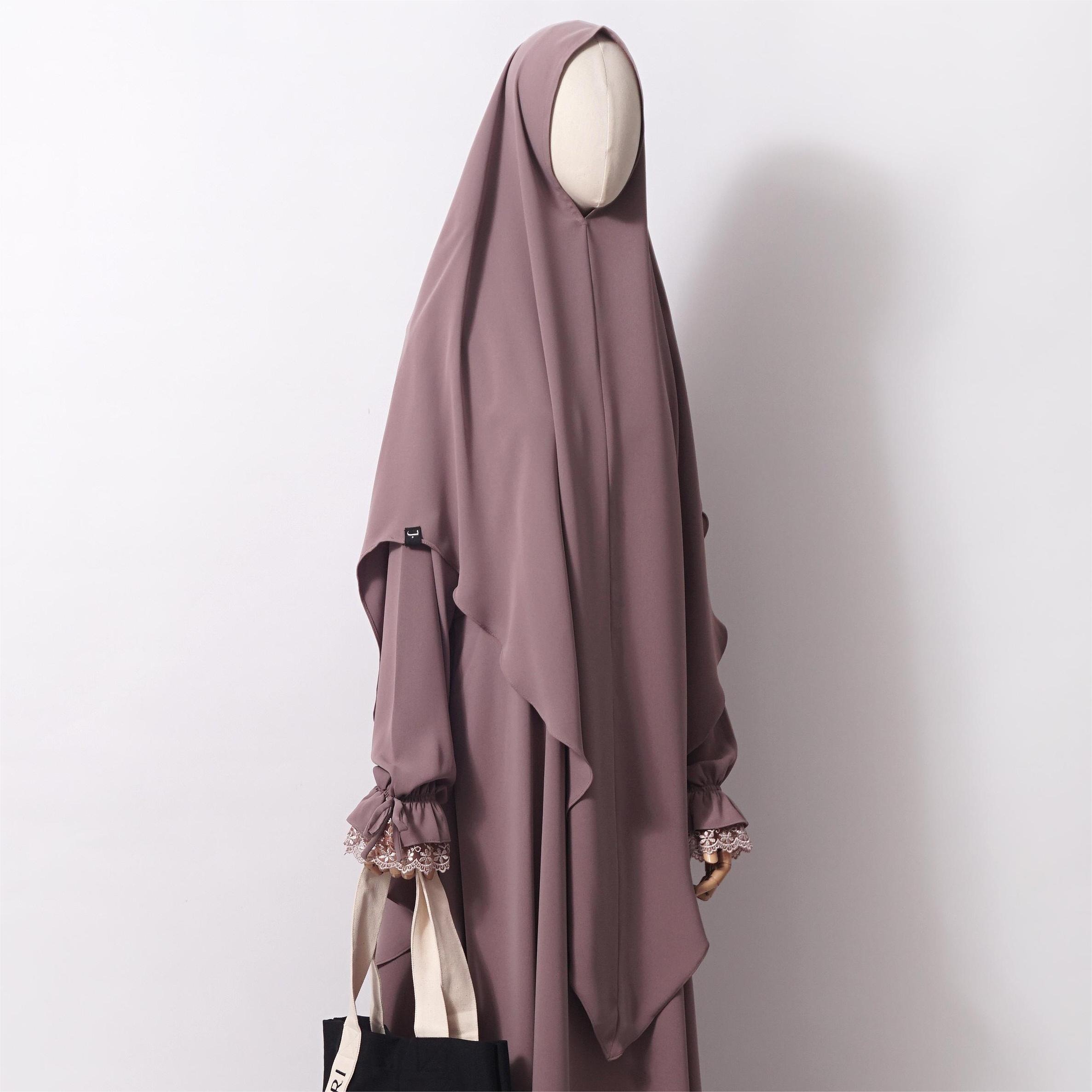 DAANIA KHIMAR