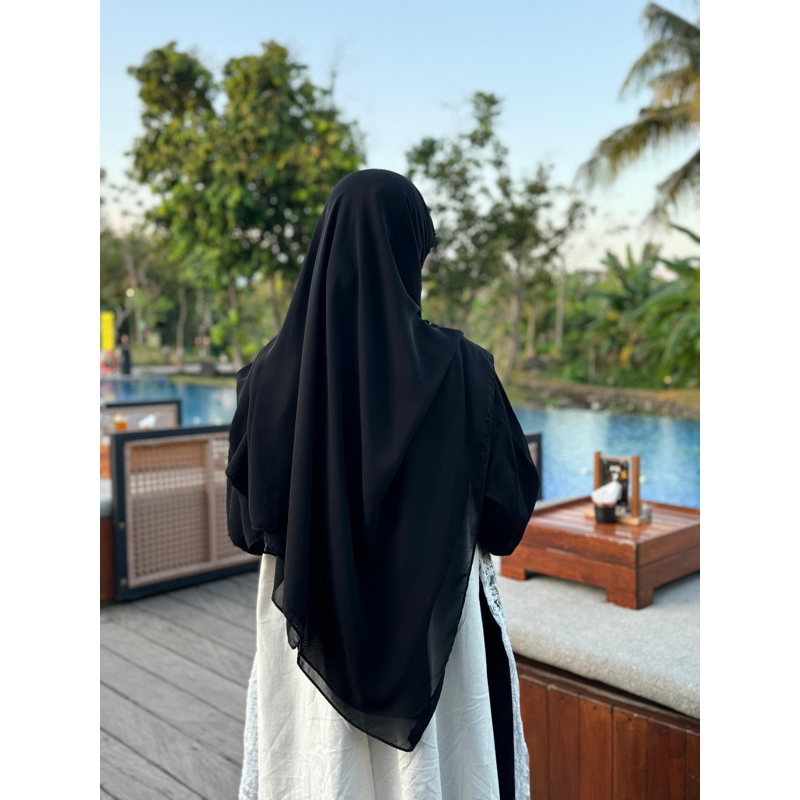 NAURA HIJAB QUARE