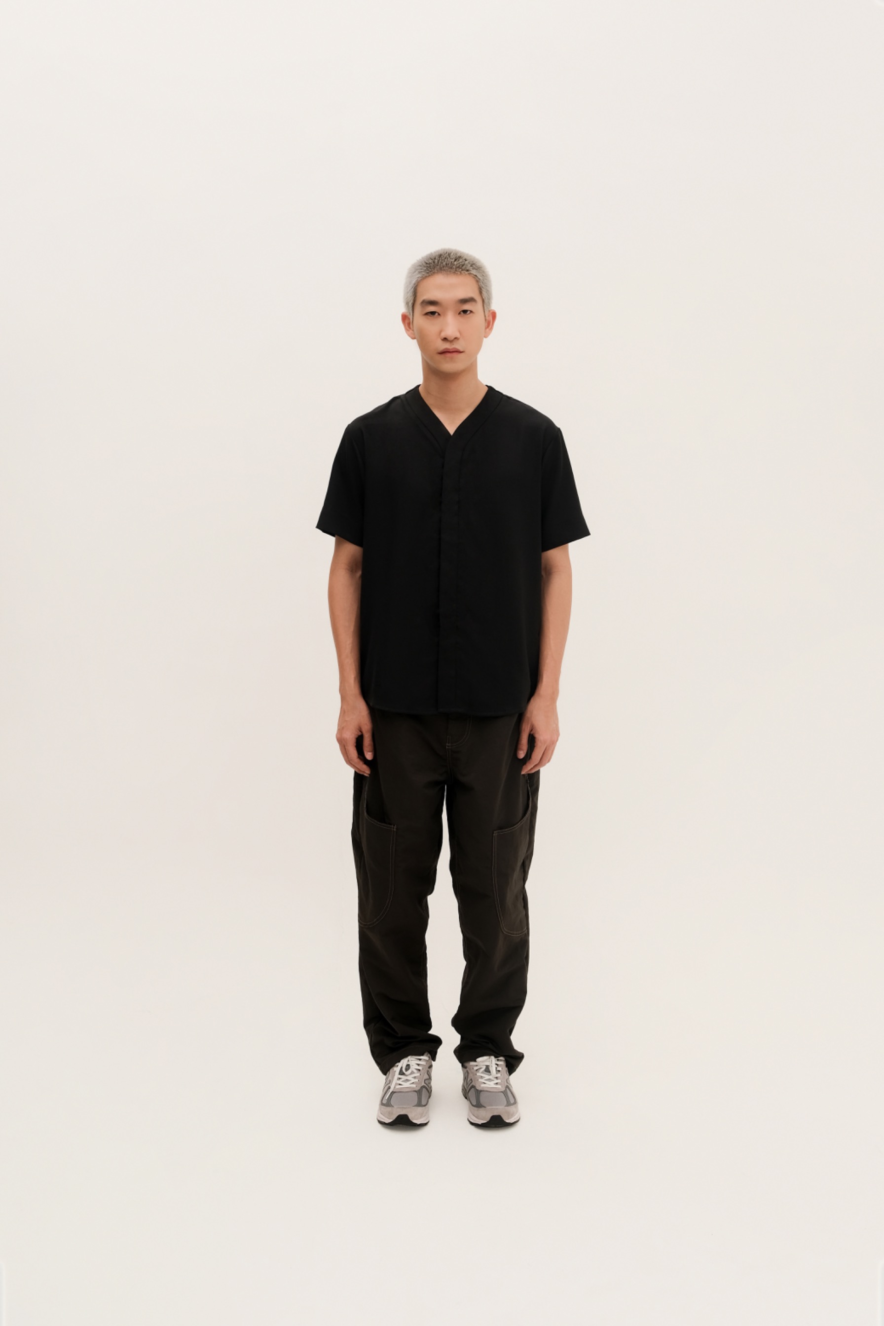SANGKALA - v neck short sleeve shirt