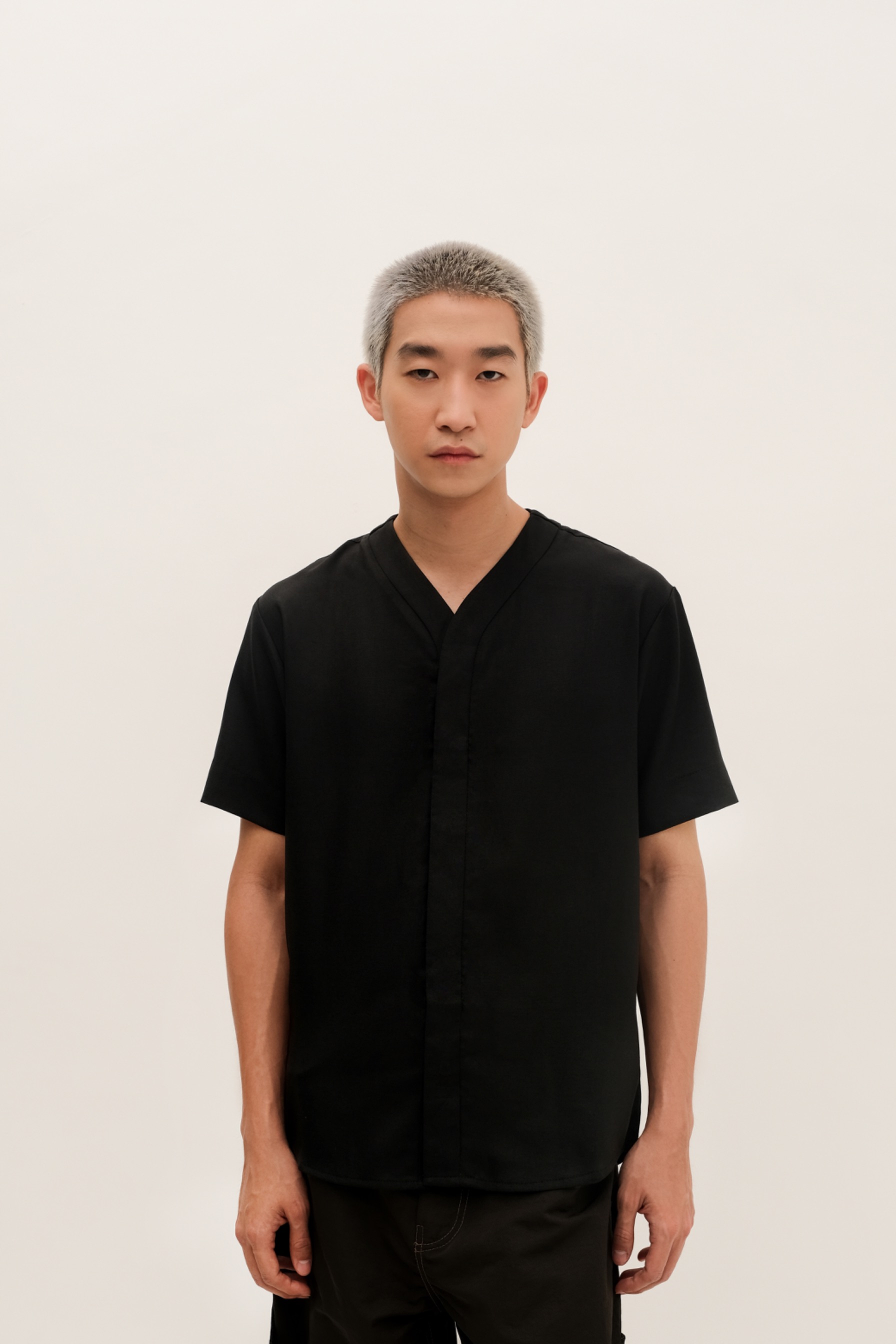 SANGKALA - v neck short sleeve shirt