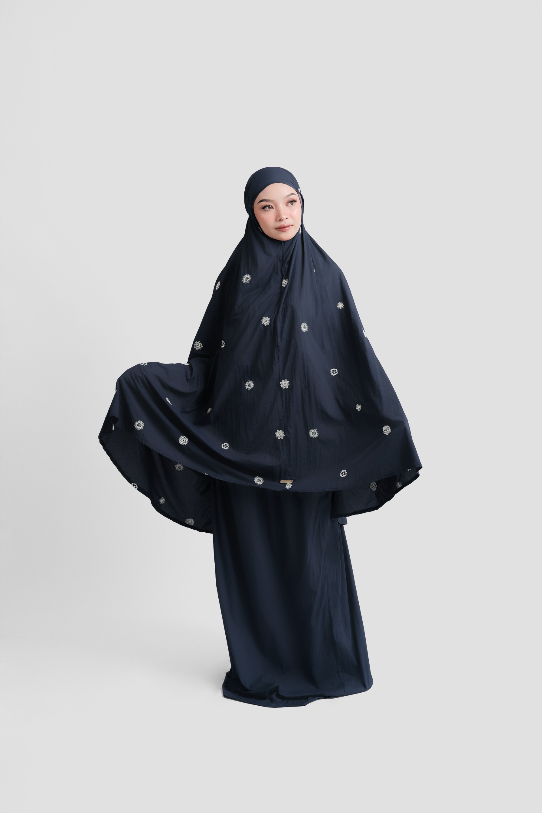 LUNARA travel prayer set