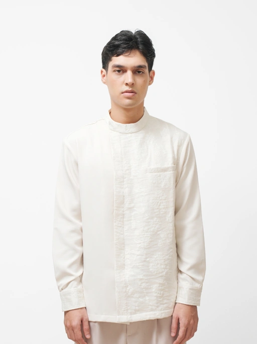 Image of OSMÁ signature shirt