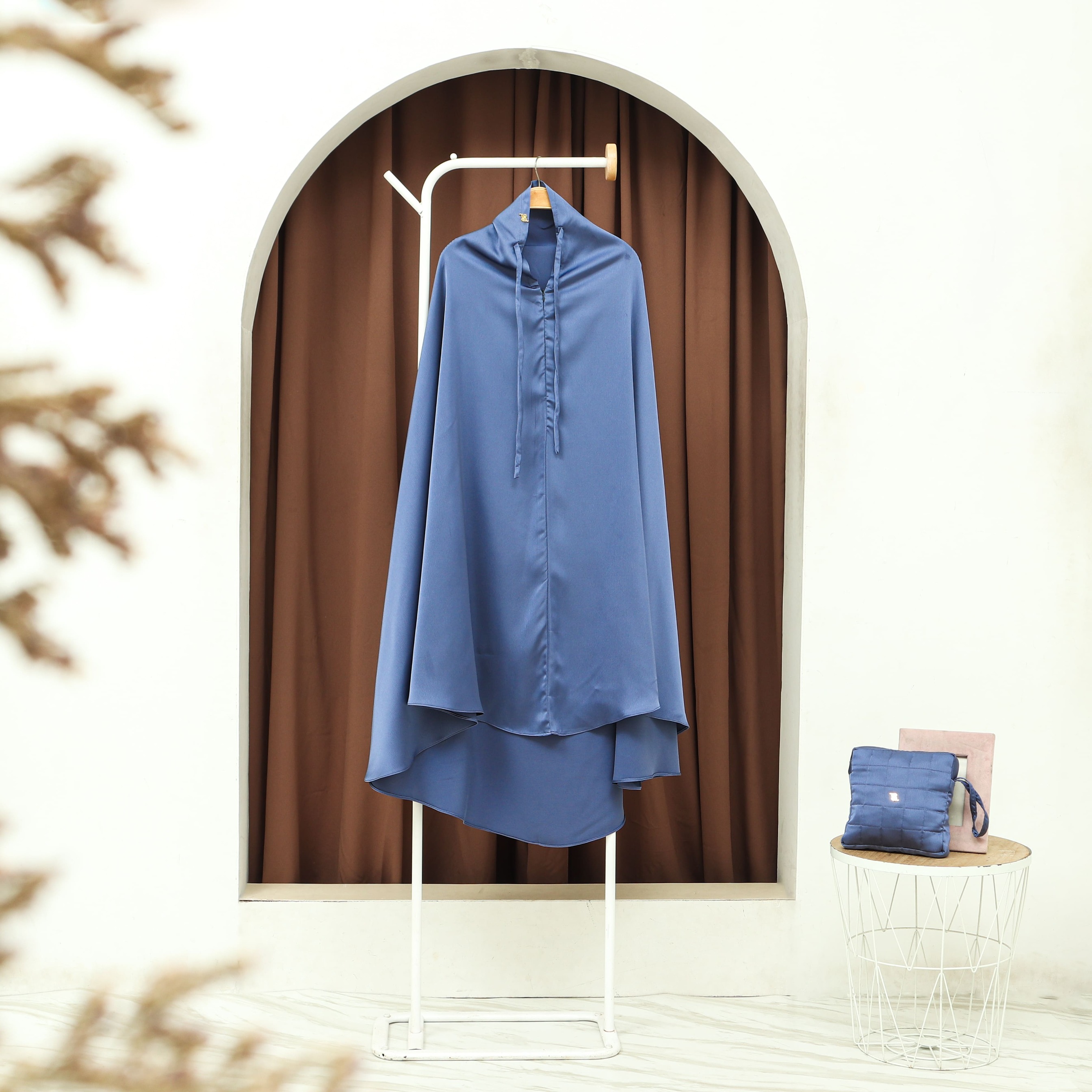 Lamia - Prayer Robe