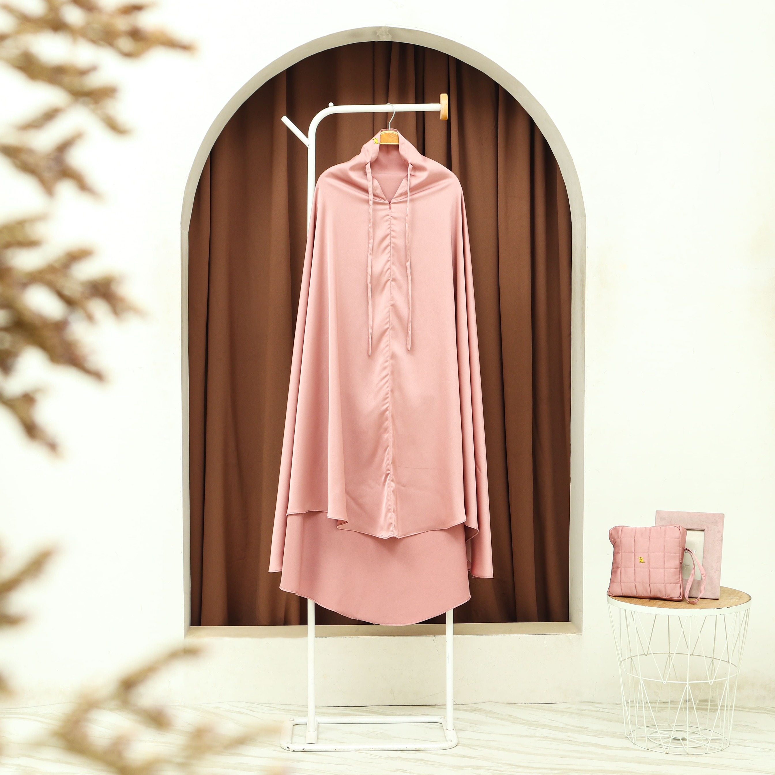 Lamia - Prayer Robe