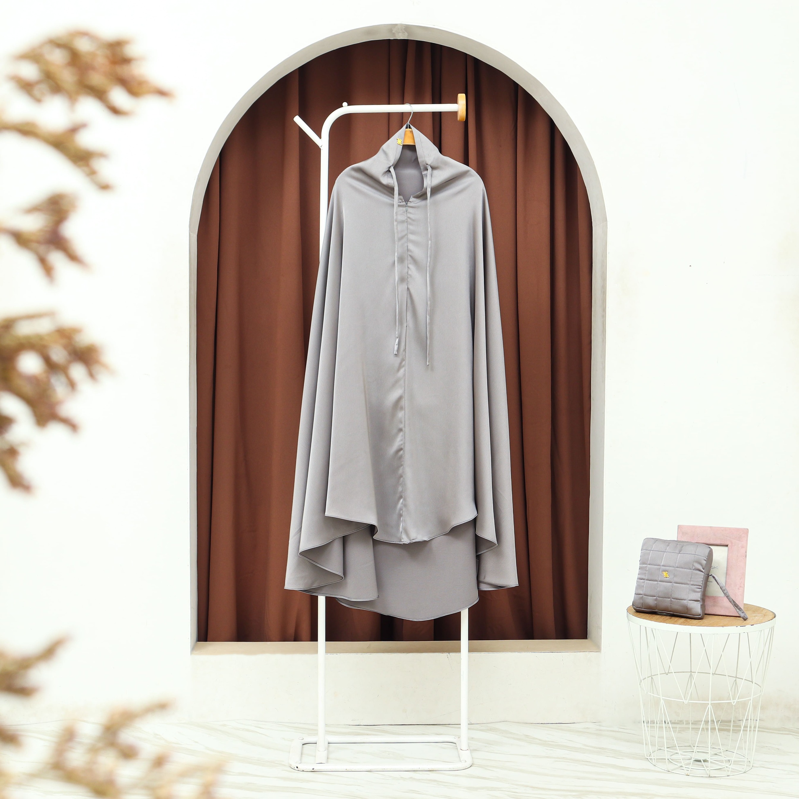 Lamia - Prayer Robe