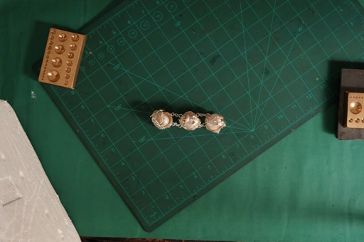 Image of BROS BAROK GANTUNG 